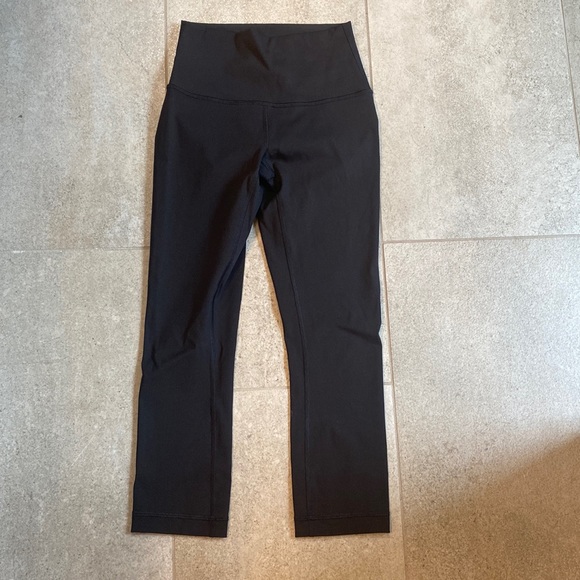 Lululemon crop leggings size 2 - Picture 1 of 3